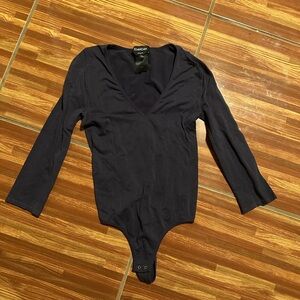 Bebe Vneck seamless bodysuit navy blue size small